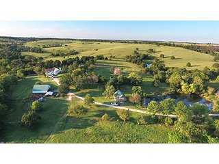 TRACT 1 IMPROVEMENTS - LARGE KANSAS AUCTION - 7,672+/- ACRES OFFERED IN 12 TRACTS IN CHAUTAUQUA COUNTY, KANSAS